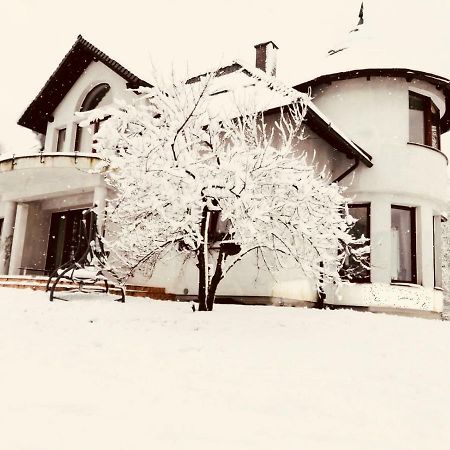 Nibylandia Dom Pod Lasem Nowa Wies Grodziska Екстериор снимка